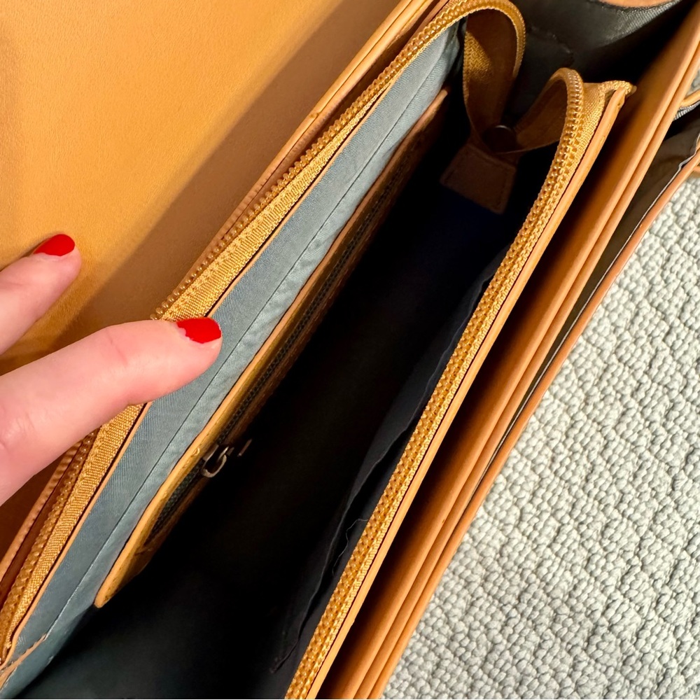 Pixie Mood Crossbody - image 4